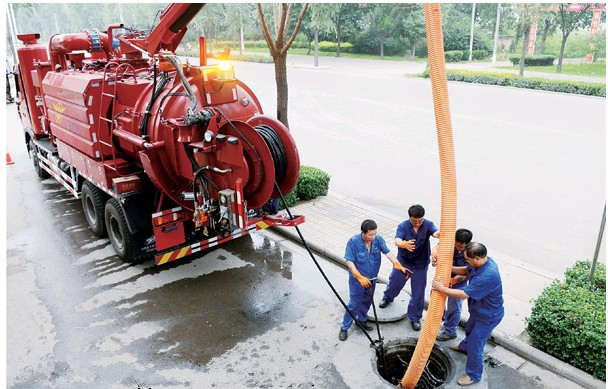 Dongfeng Vacuum Sewage Suction Truck new septic tank vacuum sewage suction truck