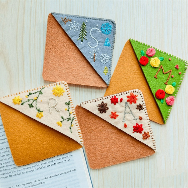 HOYE CRAFTS Personalized Hand Embroidered Felt Triangle Page A-Z corner bookmark