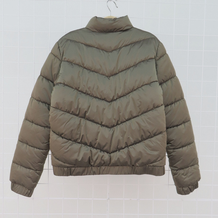 HPP STOCK Wholesale existencias de prendas de vestir Ladies Stock Clothing Whole Cancled Garments Stocks Lady's puffer jacket