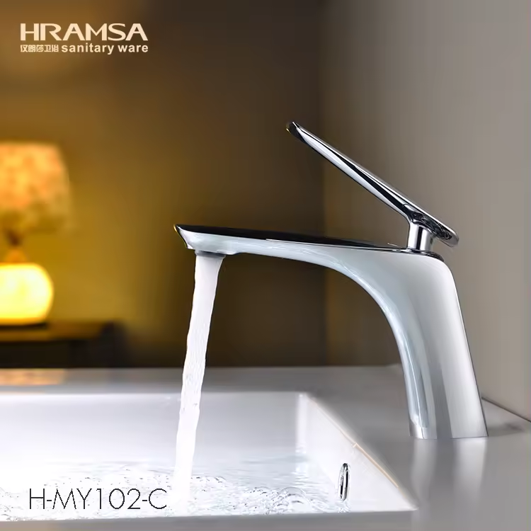 China Famous Design Chrome Brass Bathroom Face Basin Sinks Mixers Tap Faucet