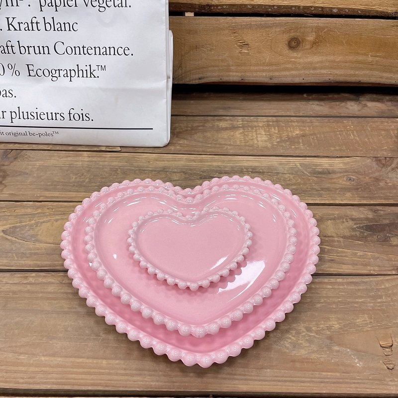 hot selling good quality heart shape ceramic plate with embossed rim for decoration