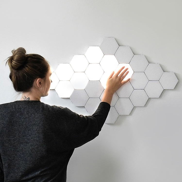 Battery Powered Remote Control DIY Wall Touch Sensor 6 Piece RGB Honeycomb Smart Led Hexagon Night Light