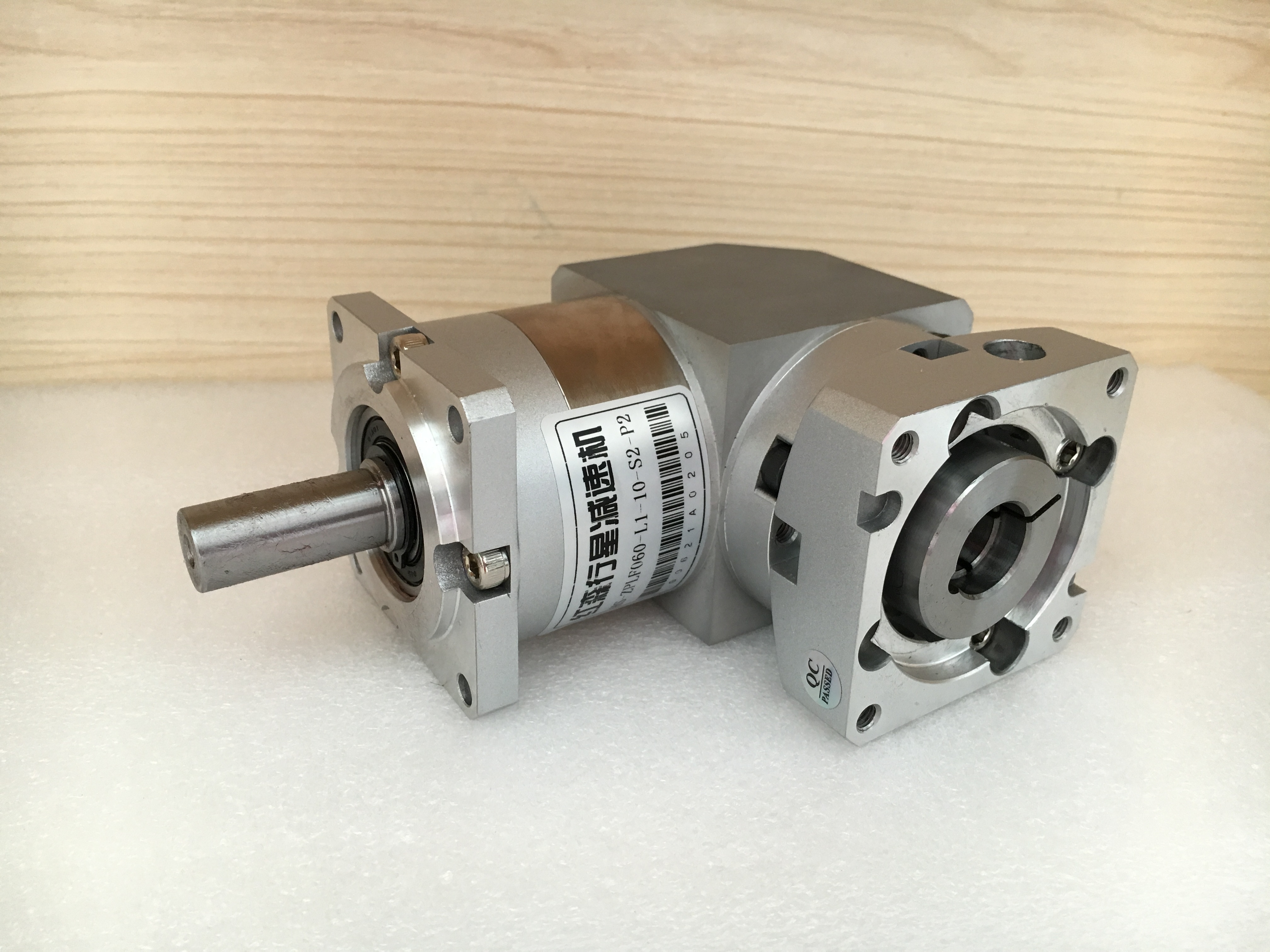 Ratio 1:40 right angle Hongsen HS-ZPLF060-L2-40-S2-P2 electric motor speed reducer/planetary gear reducer for drill