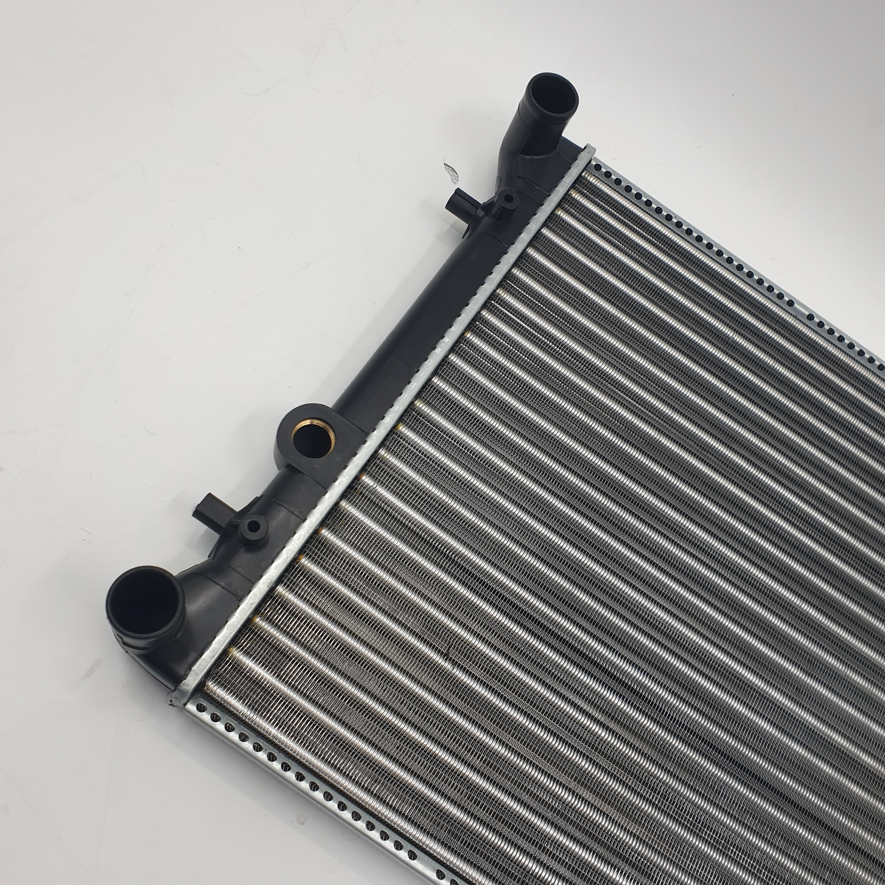 Auto radiator car radiator pa66 gf30 plastic aluminum ,mechanical craftsmanship for FOX (5Z1, 5Z3) OEM:5Z0121253D