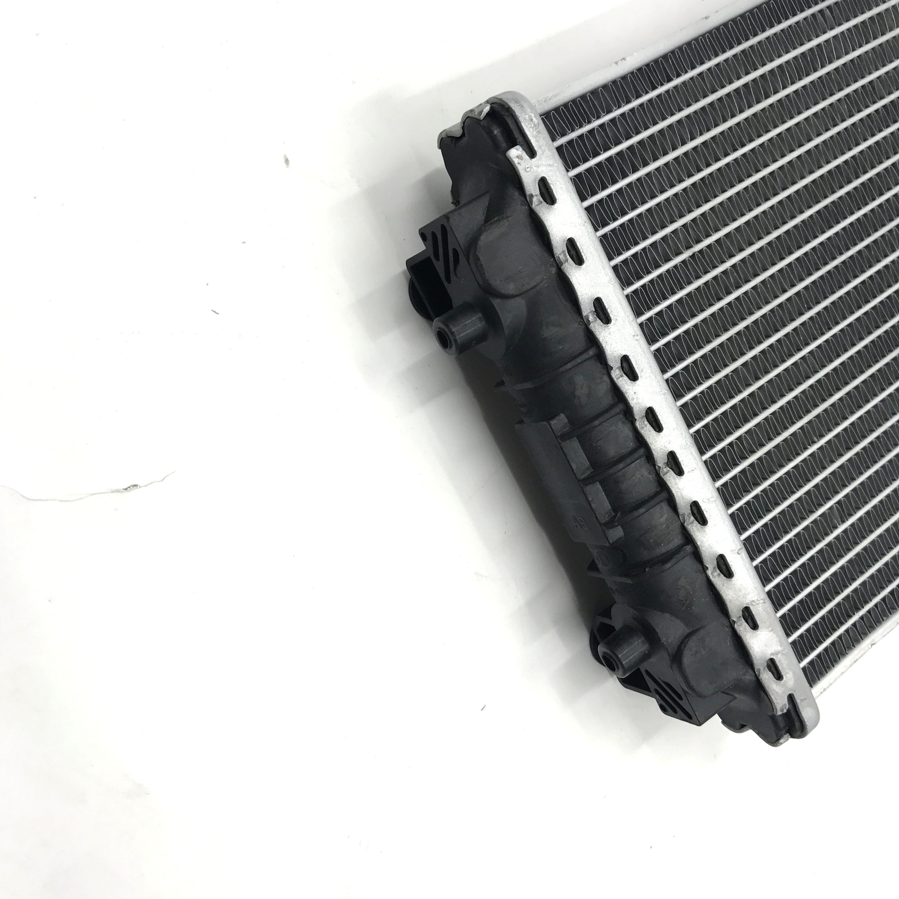 car radiator pa66 gf30 form huangshan benwoo plastic aluminum tank  for (A3) OEM:5Q0121251HA