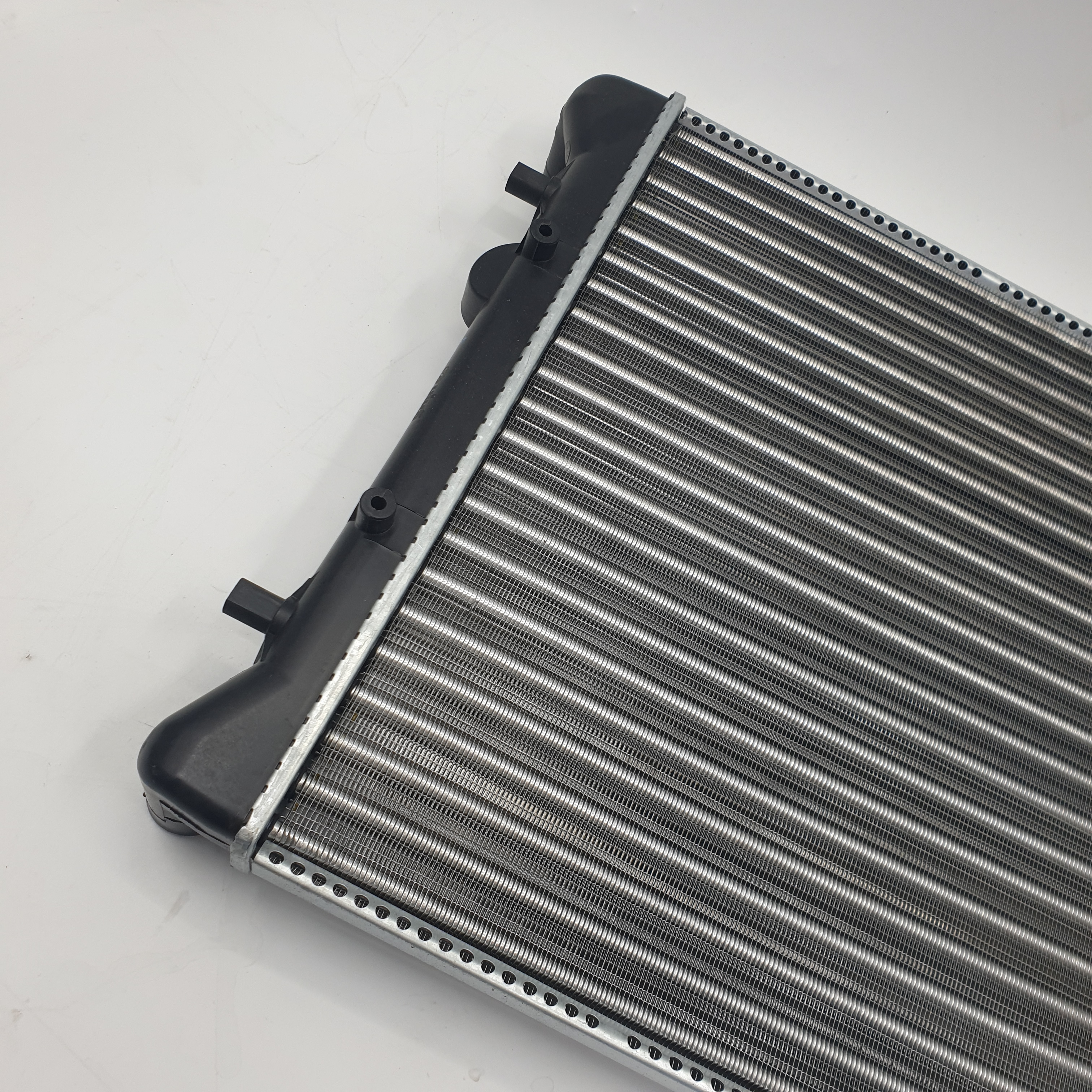 Auto radiator car radiator pa66 gf30 plastic aluminum ,mechanical craftsmanship for FOX (5Z1, 5Z3) OEM:5Z0121253D