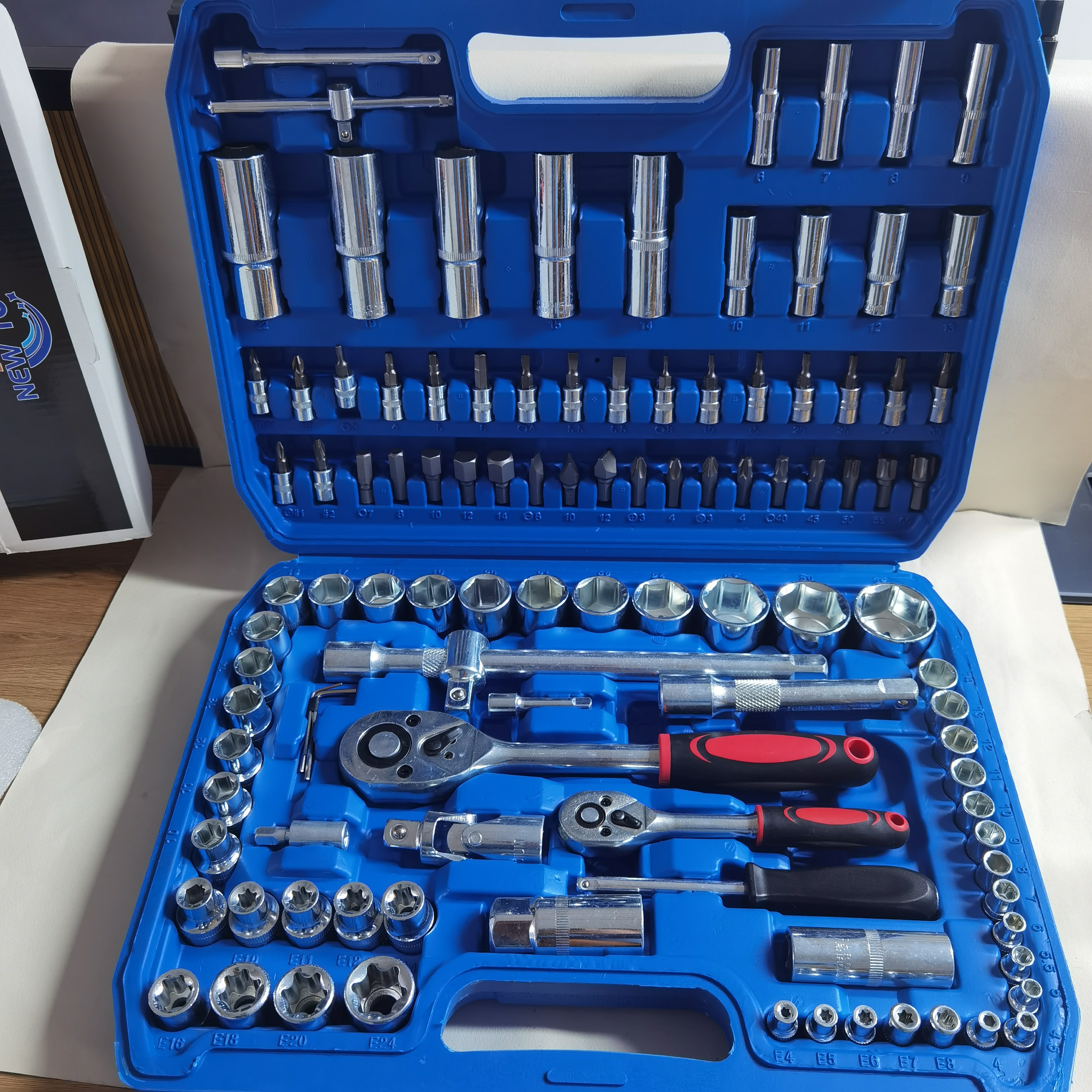 Multifunctional hand tools 108pcs Socket Wrench Tool Set Vehicle Auto Repair Tool Kit