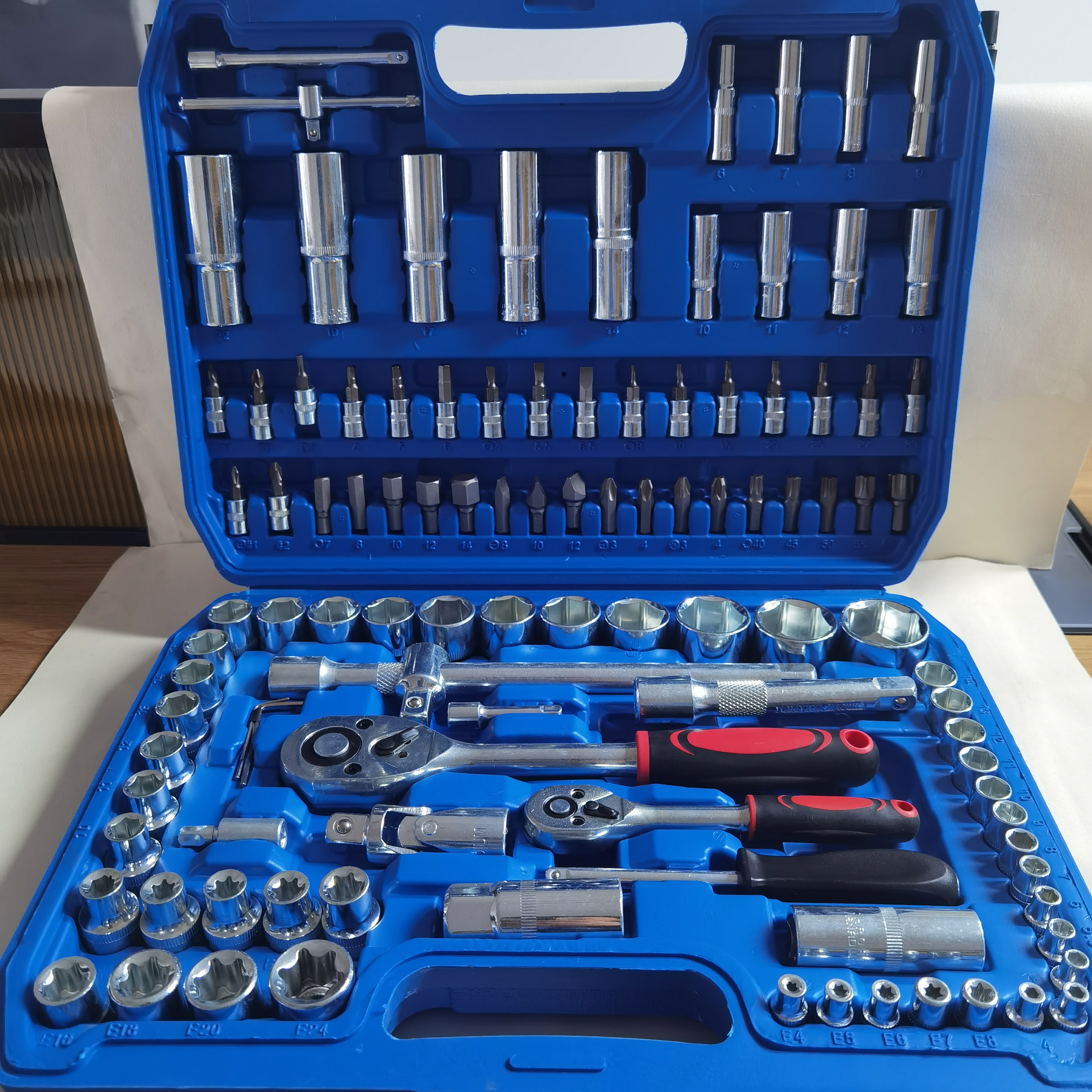 Multifunctional hand tools 108pcs Socket Wrench Tool Set Vehicle Auto Repair Tool Kit