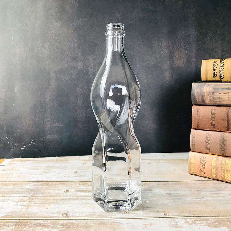 Factory Price Unique Shaped Fancy Spirit Whisky whiskey Vodka Liquor Bottle 700 ml Glass Bottle For Liquor Juice Water