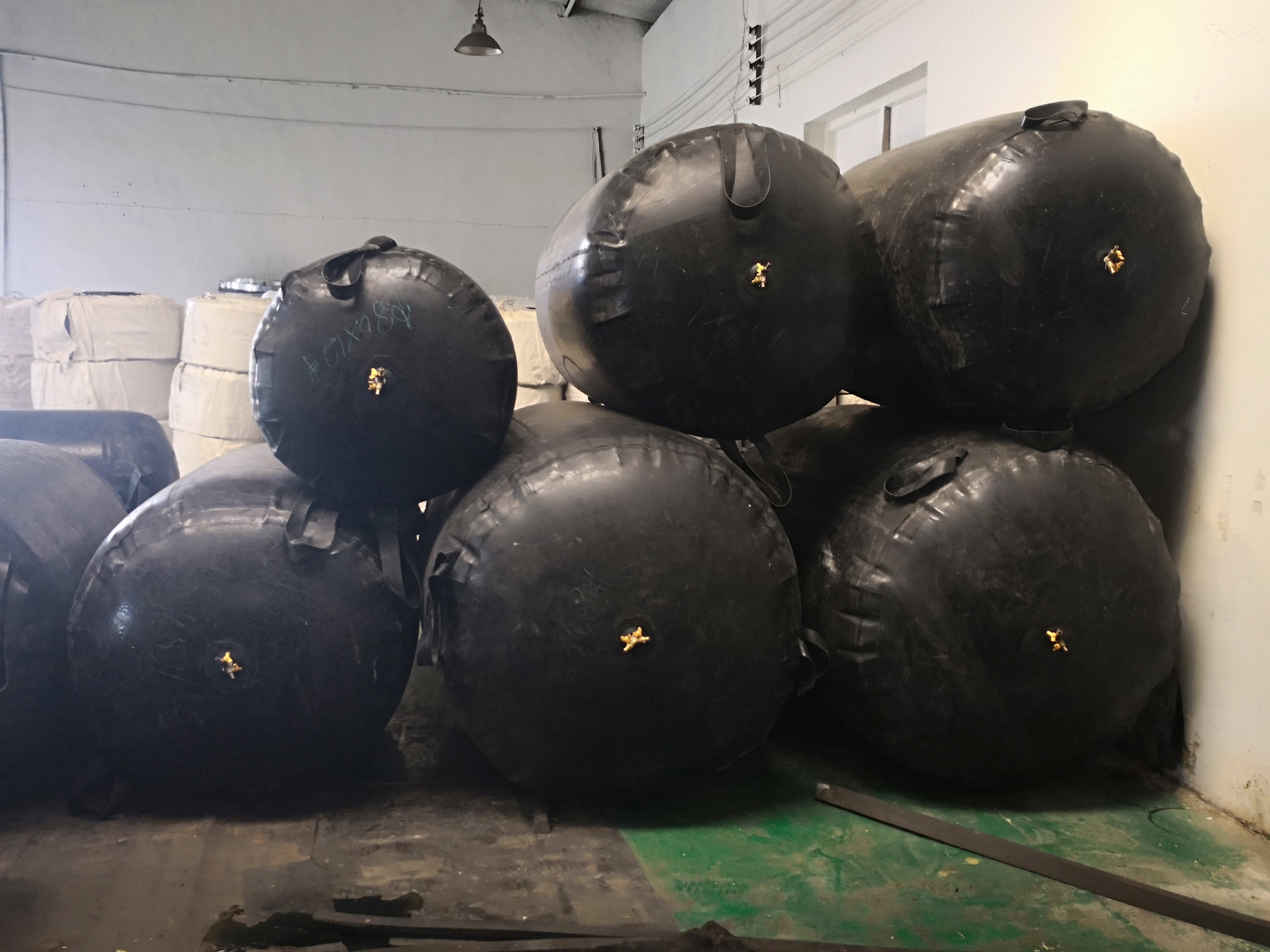 Quality durable inflatable engineering rubber air bladder for precasting formwork culvert