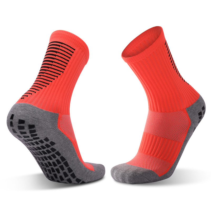 Wholesale custom performance sports non-slip athletic soccer grip socks anti slip football socks for men