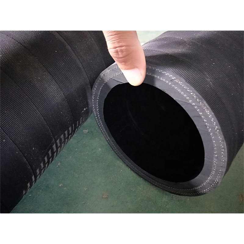 Rubber tube for unloading bulk cement tank is resistant to pressure and wear bulk powder cement tank semi trailer