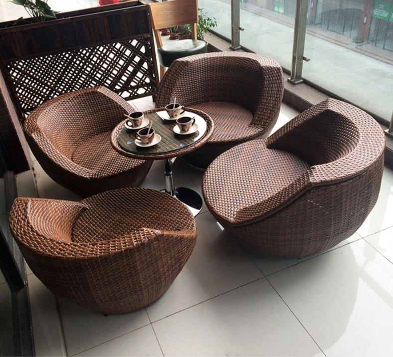 High Quality Garden Furniture Aluminum Frame Rattan Woven Patio Table With Fire Pit Outdoor Rattan Dining Table