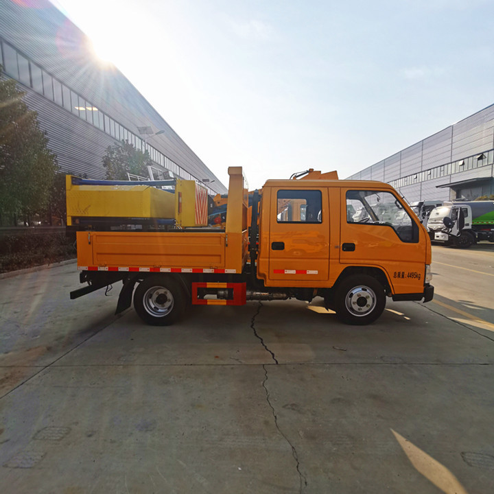 JMC 70K collision buffer truck 115HP Euro 3  4x2 collision avoidance truck  Truck mounted attenuator