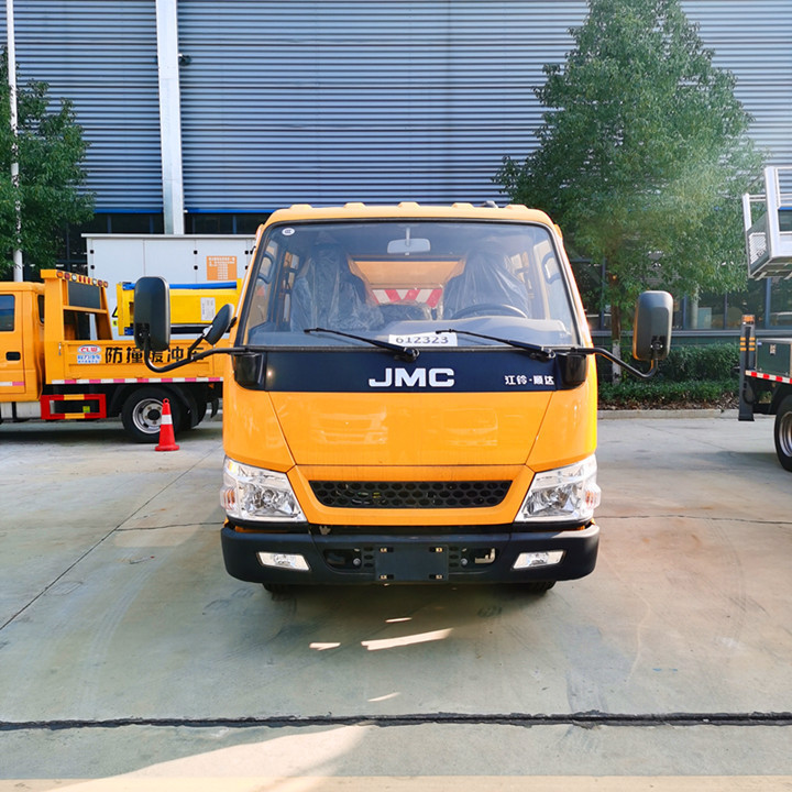 JMC 70K collision buffer truck 115HP Euro 3  4x2 collision avoidance truck  Truck mounted attenuator