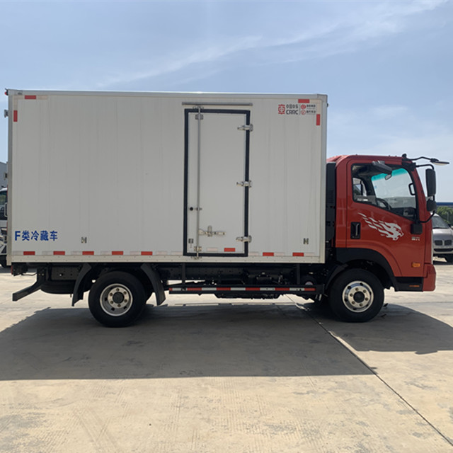 Sinotruk trump card refrigerated truck 4x2 light truck refrigerated vehicle Refrigerated truck for sale