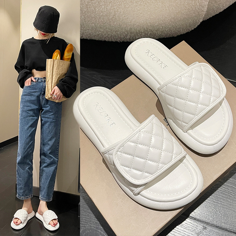 Factory Stock Summer Beach Shoes Personalized Simple Slippers designer sandalswomen famous slippers