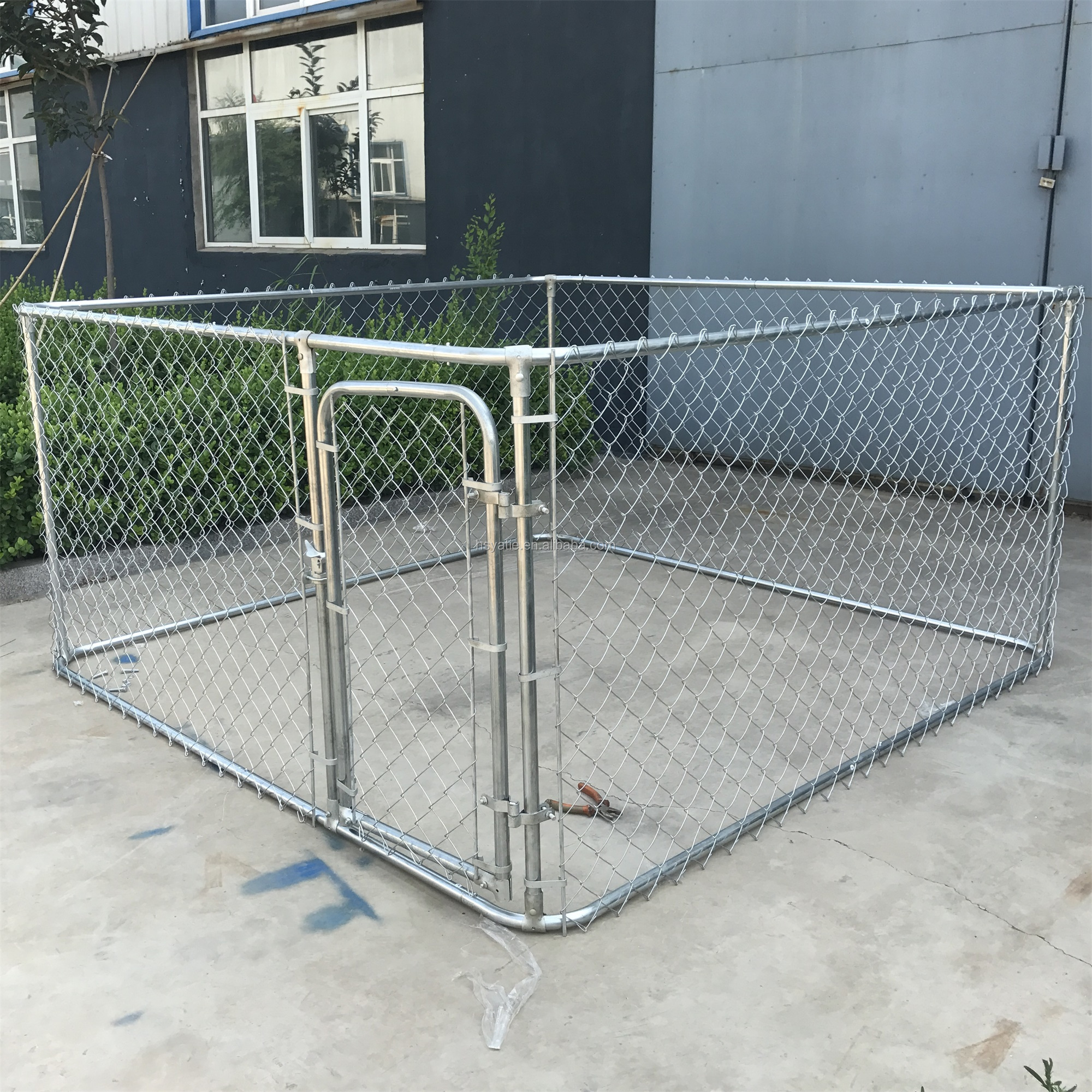 Online Hot sell in America! 7.5 x 7.5 ft Dog Run Chain Link Dog Kennel with Roof Cover