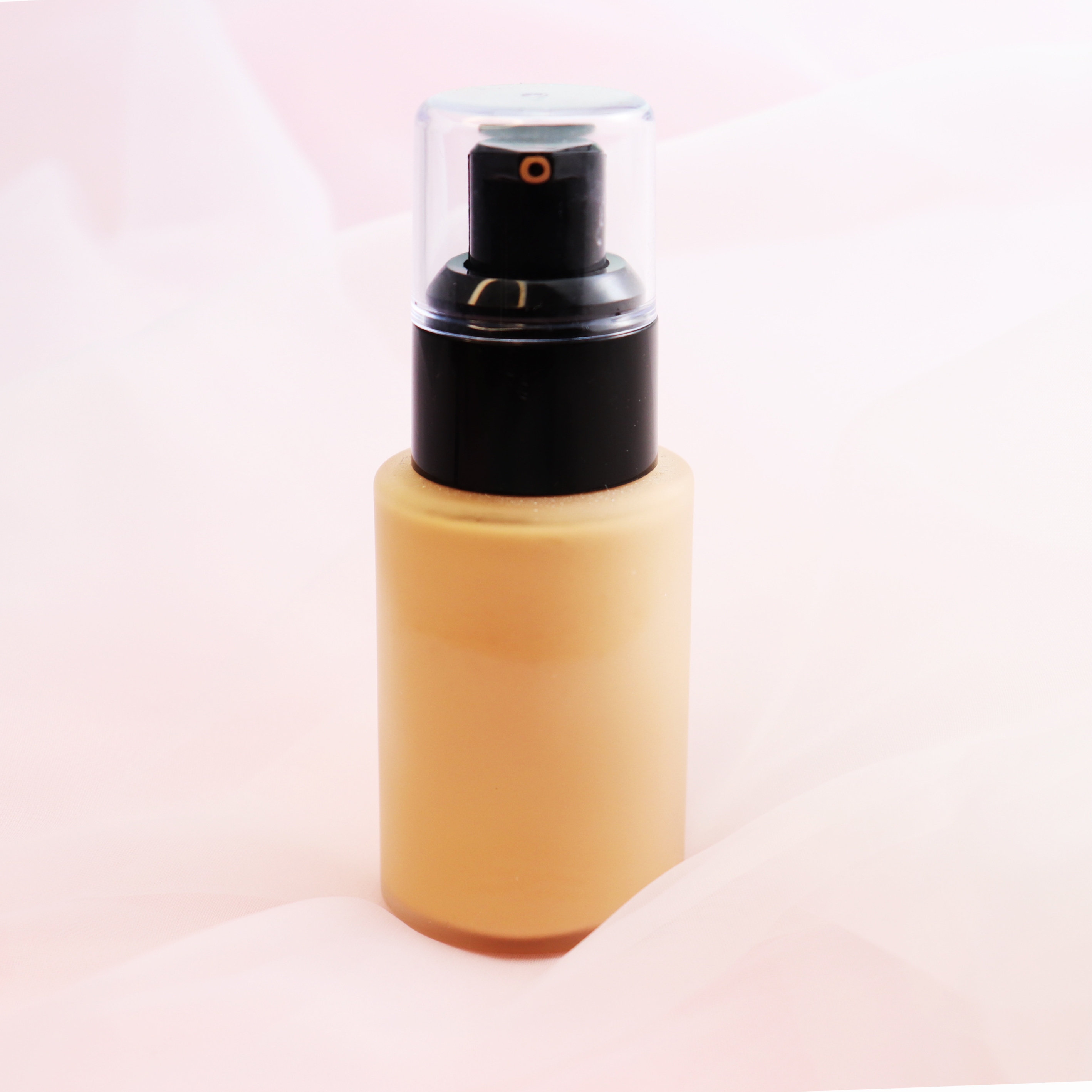 Wholesale Cosmetic 9 Color Beauty Makeup Liquid Foundation Manufacturer