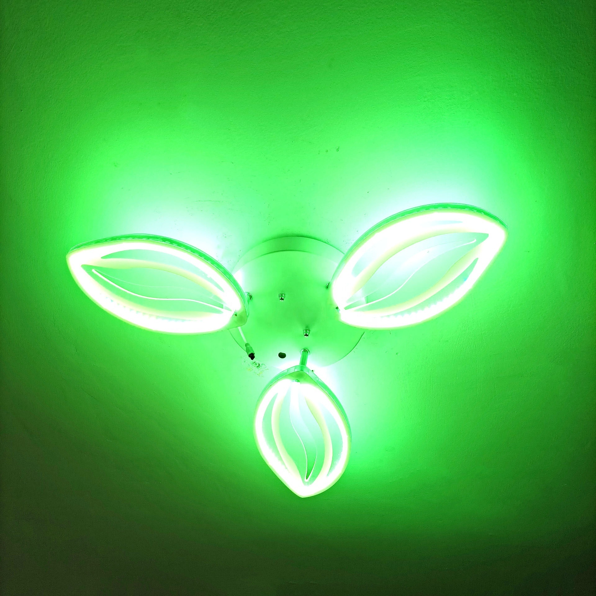 Flower Shaped Ceiling Light 45W Dimmable Modern Ceiling Lamp Remote Control LED Lighting Fixture for Bedroom Living Room