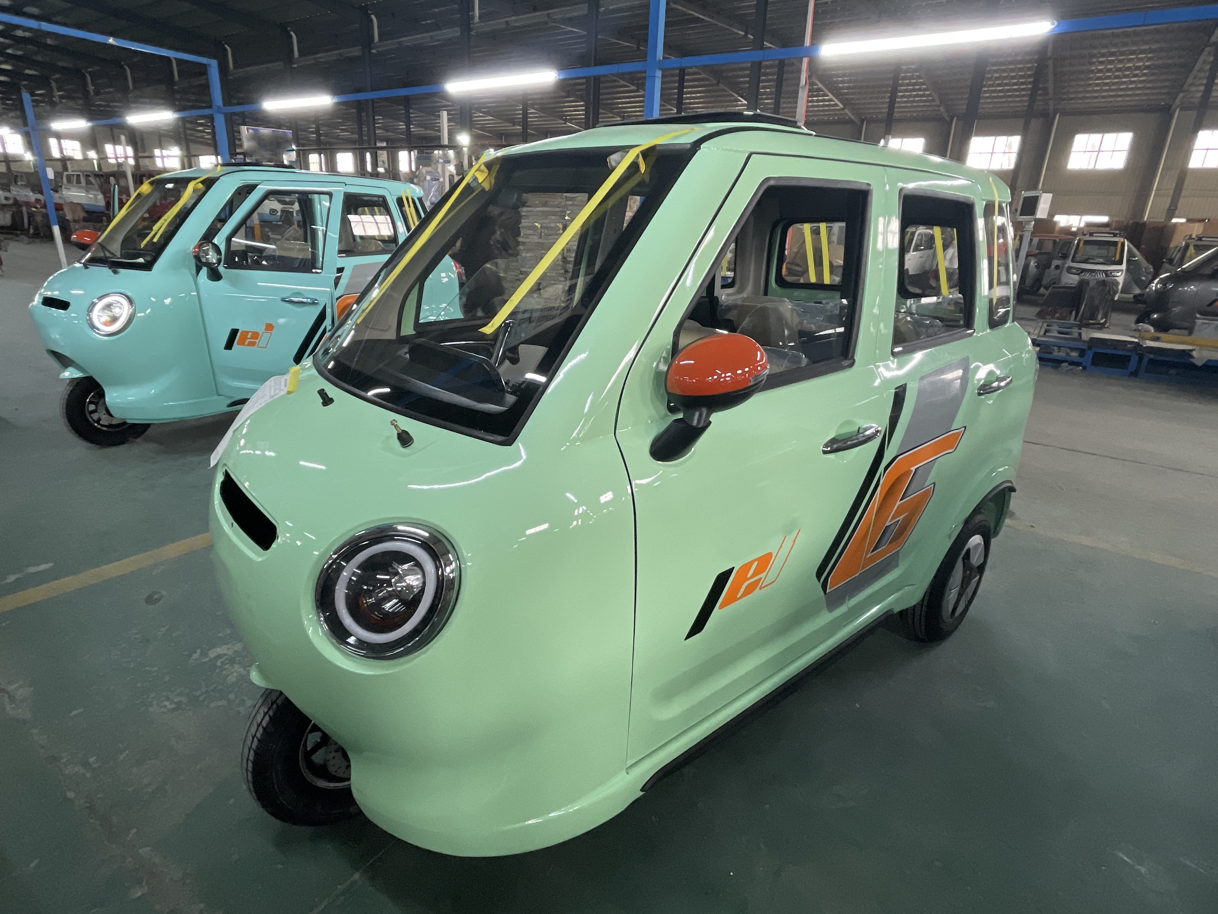 Wholesale New Design Factory Low Price Electric Powered Motor Tricycle Rickshaw With Roof