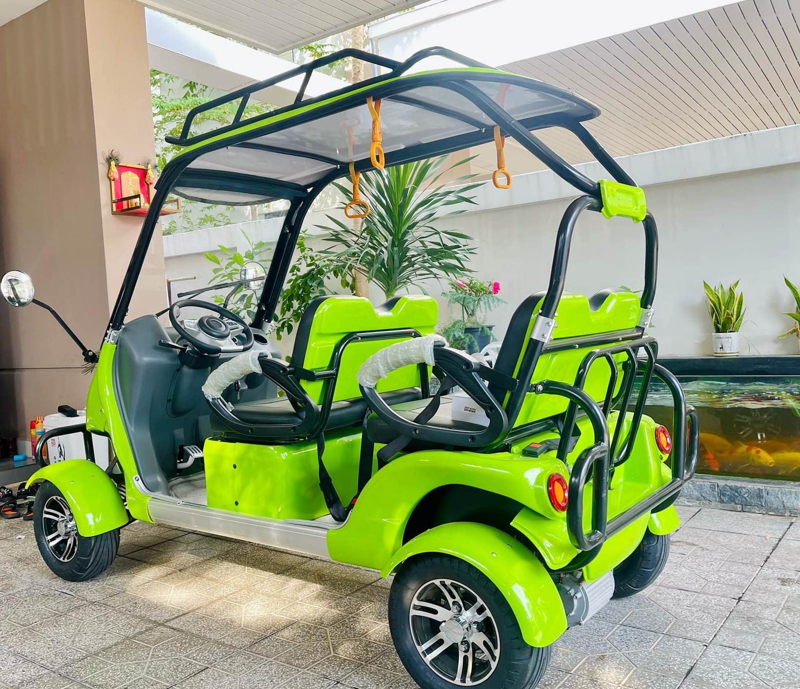 China Small Electric Cars 2 Seaters Electric Golf Cart