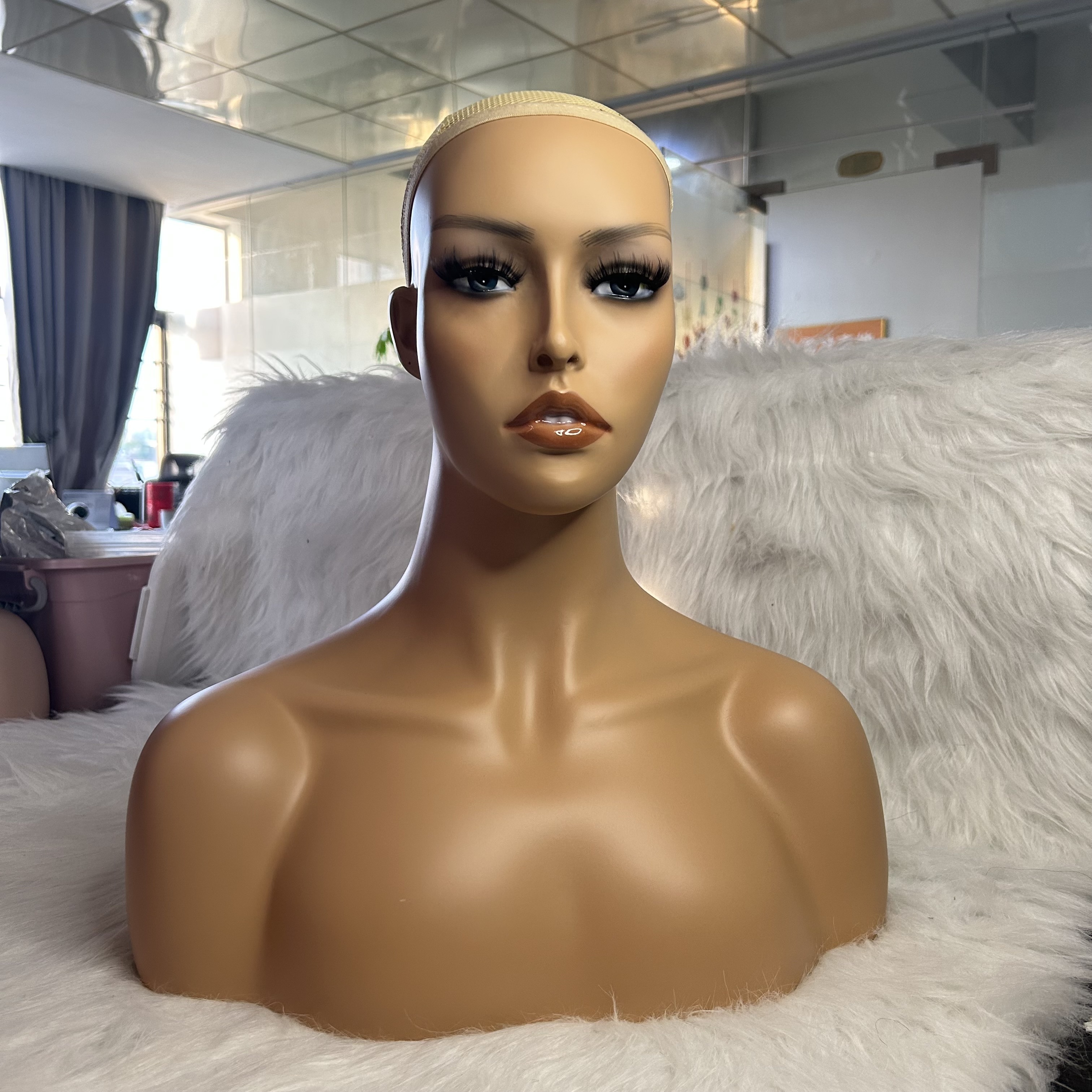 2024 Beautiful Makeup Realistic Tete De Mannequin Head Female Wig Display Mannequin Head with Shoulders for Wig