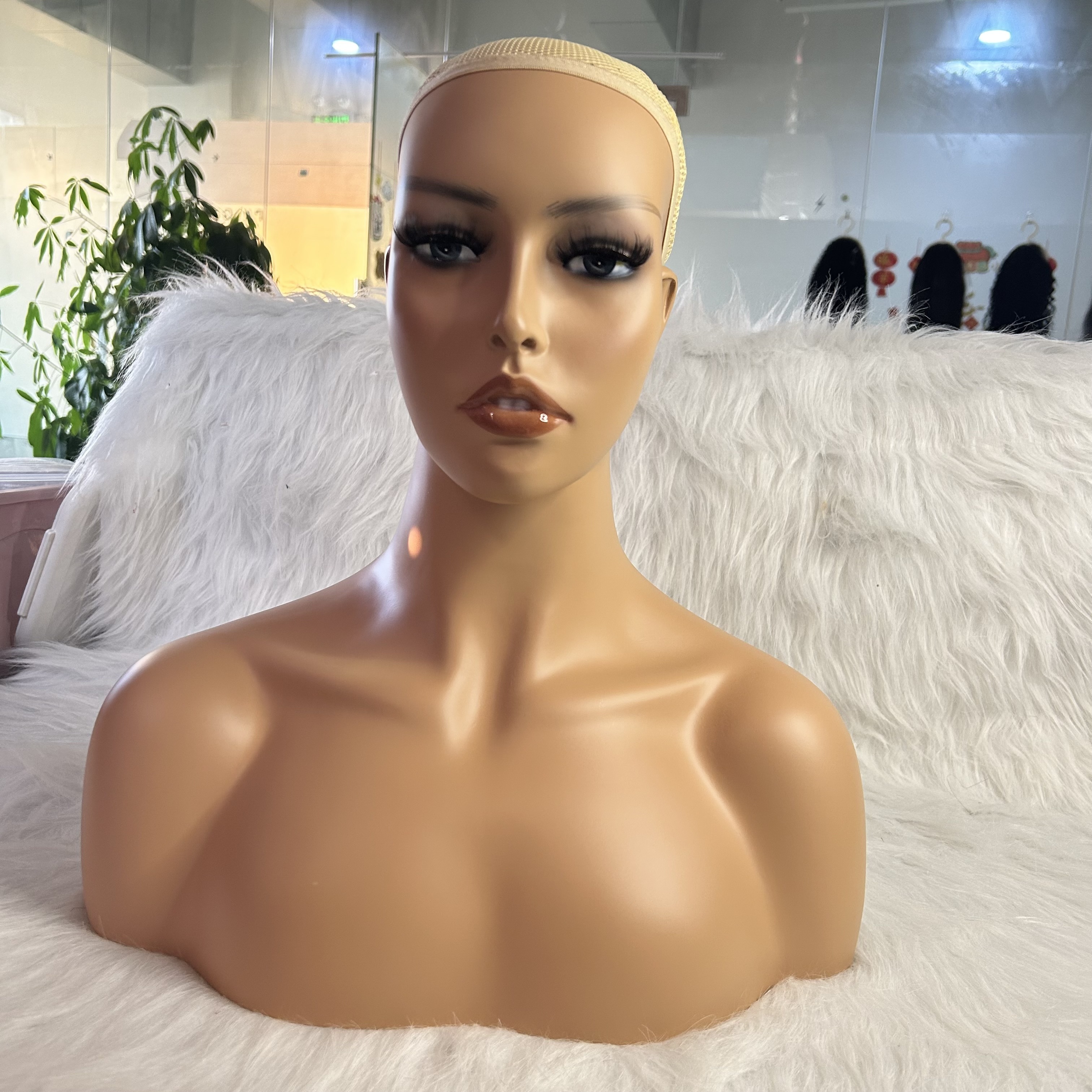 2024 Beautiful Makeup Realistic Tete De Mannequin Head Female Wig Display Mannequin Head with Shoulders for Wig