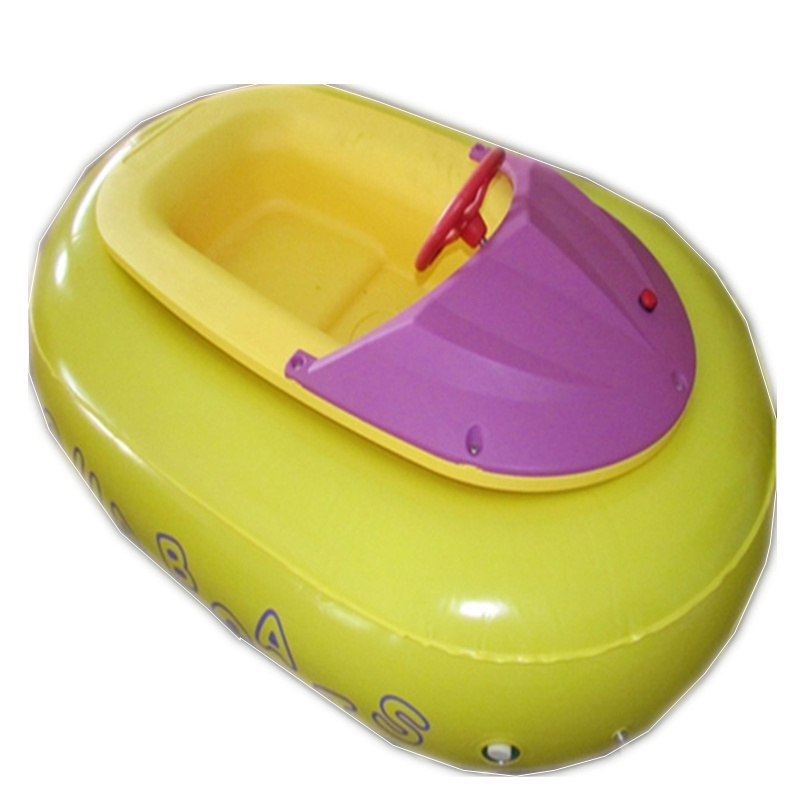 Mini bumper boat kids play on water electric boat