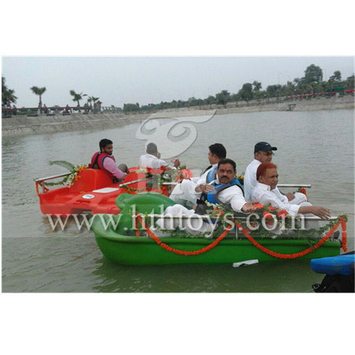 Factory Price 4 seats cheap plastic leisure boat with pedals