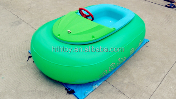 Mini bumper boat kids play on water electric boat