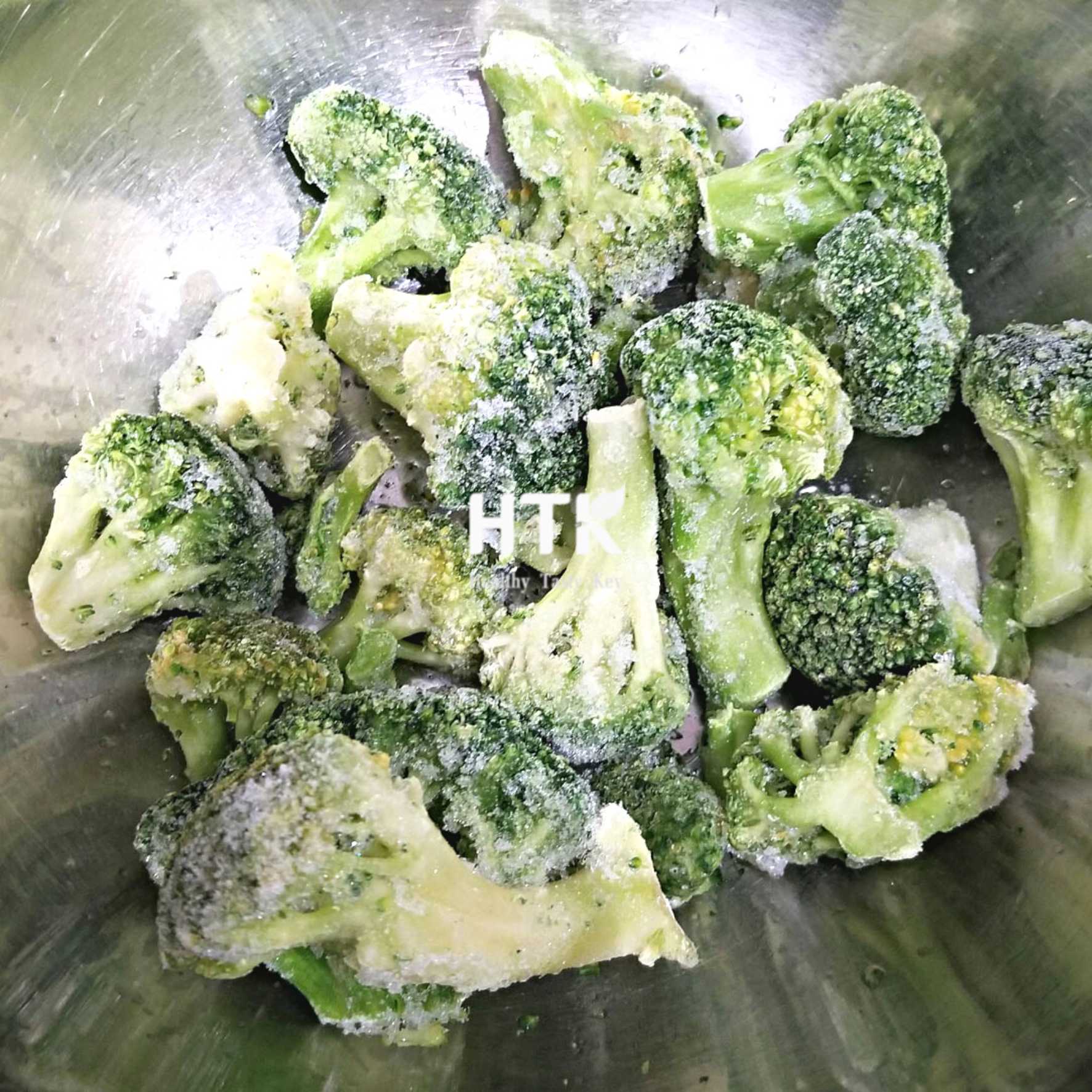 Best Seller Frozen BROCCOLI STEMS FLORETS with IQF Whole Chunks Half Cut from HTK Food factory in Vietnam for Food & Beverage