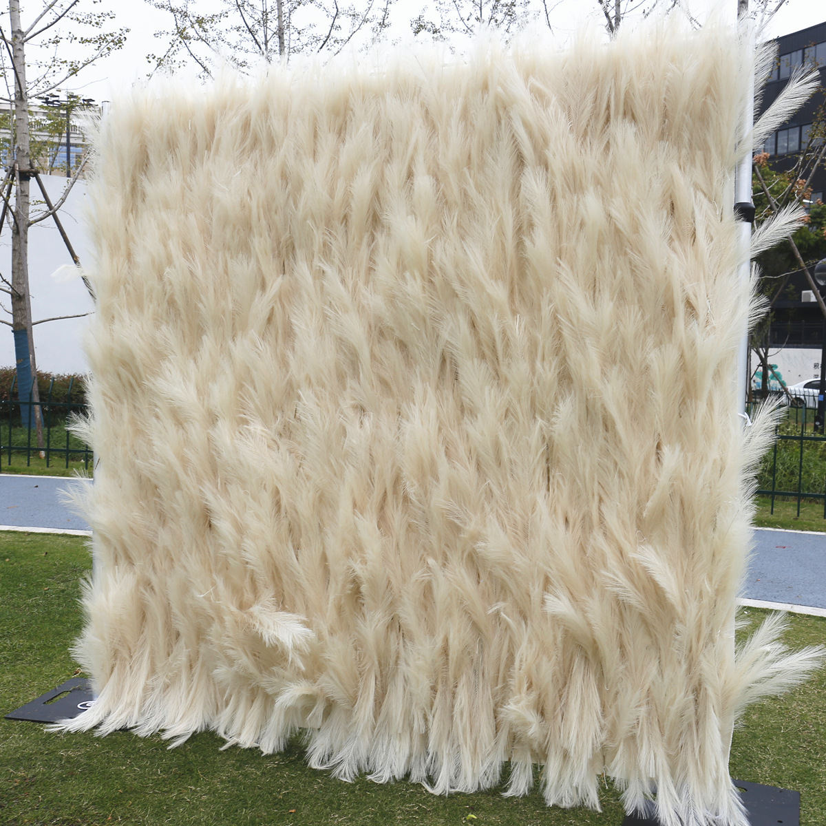 Customized design Rolled Up 8X8ft Beige flower wall Artificial pampas grass backdrop for wedding party Decoration