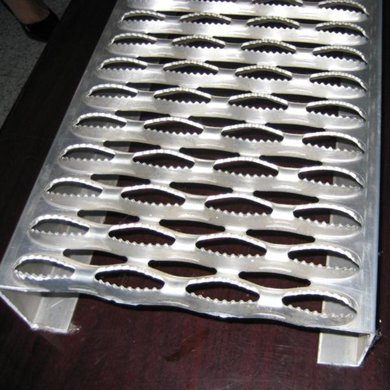 Metal grip strut steel plate anti-slip square hole perforated mesh plate factory direct workshop stairs