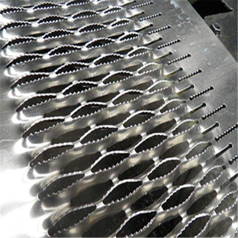 Metal grip strut steel plate anti-slip square hole perforated mesh plate factory direct workshop stairs