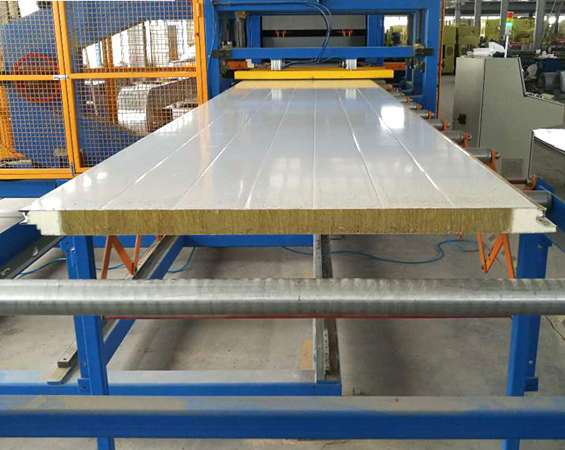 Metal sheet insulating panel Roof/Wall rock wool sandwich panel for workshop