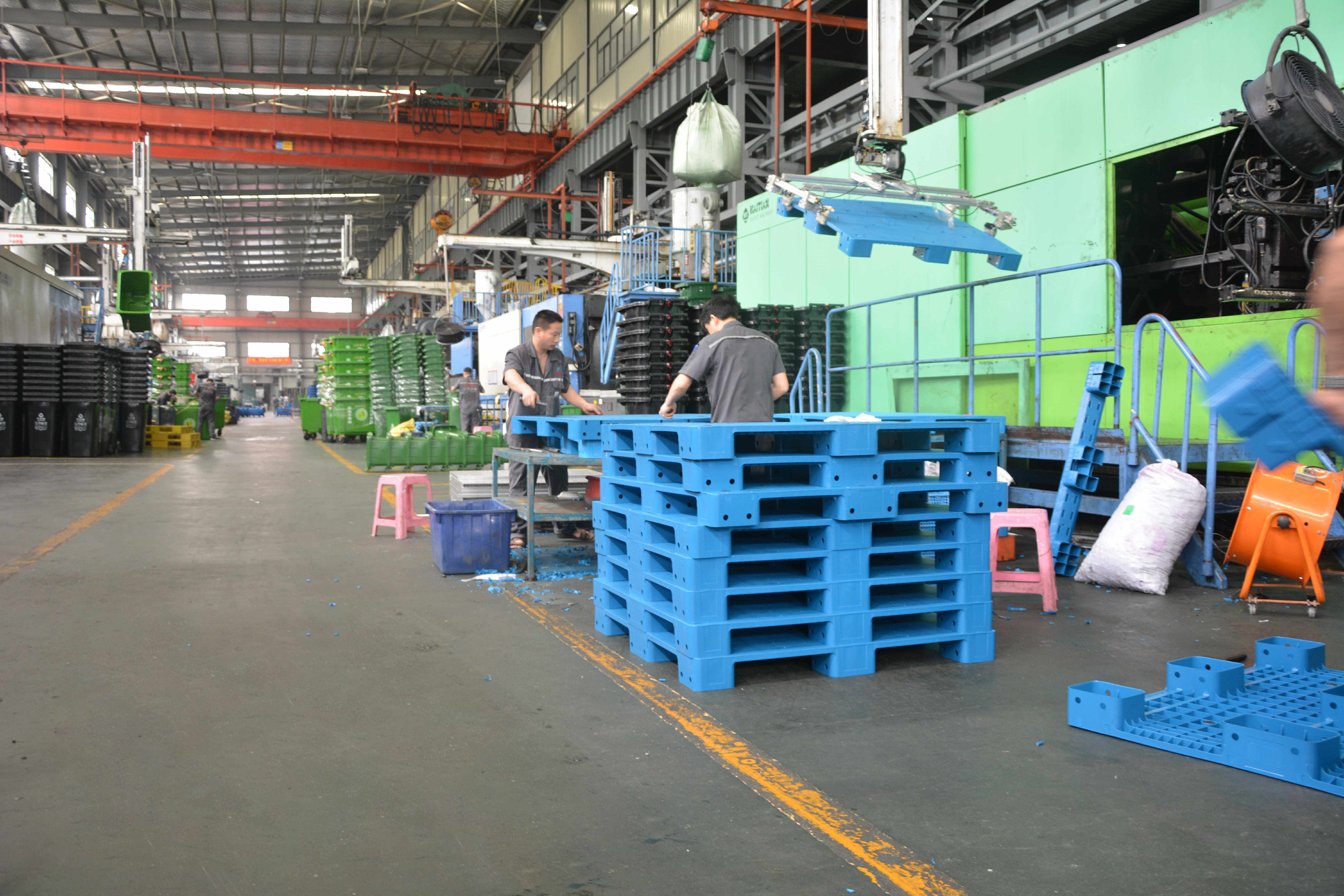 HUADING Heavy Duty Industrial Storage Hygienic Food Grade Euro Type Flat Anti-Slip 1200 X 1000 Mm Plastic Pallet for Shipping