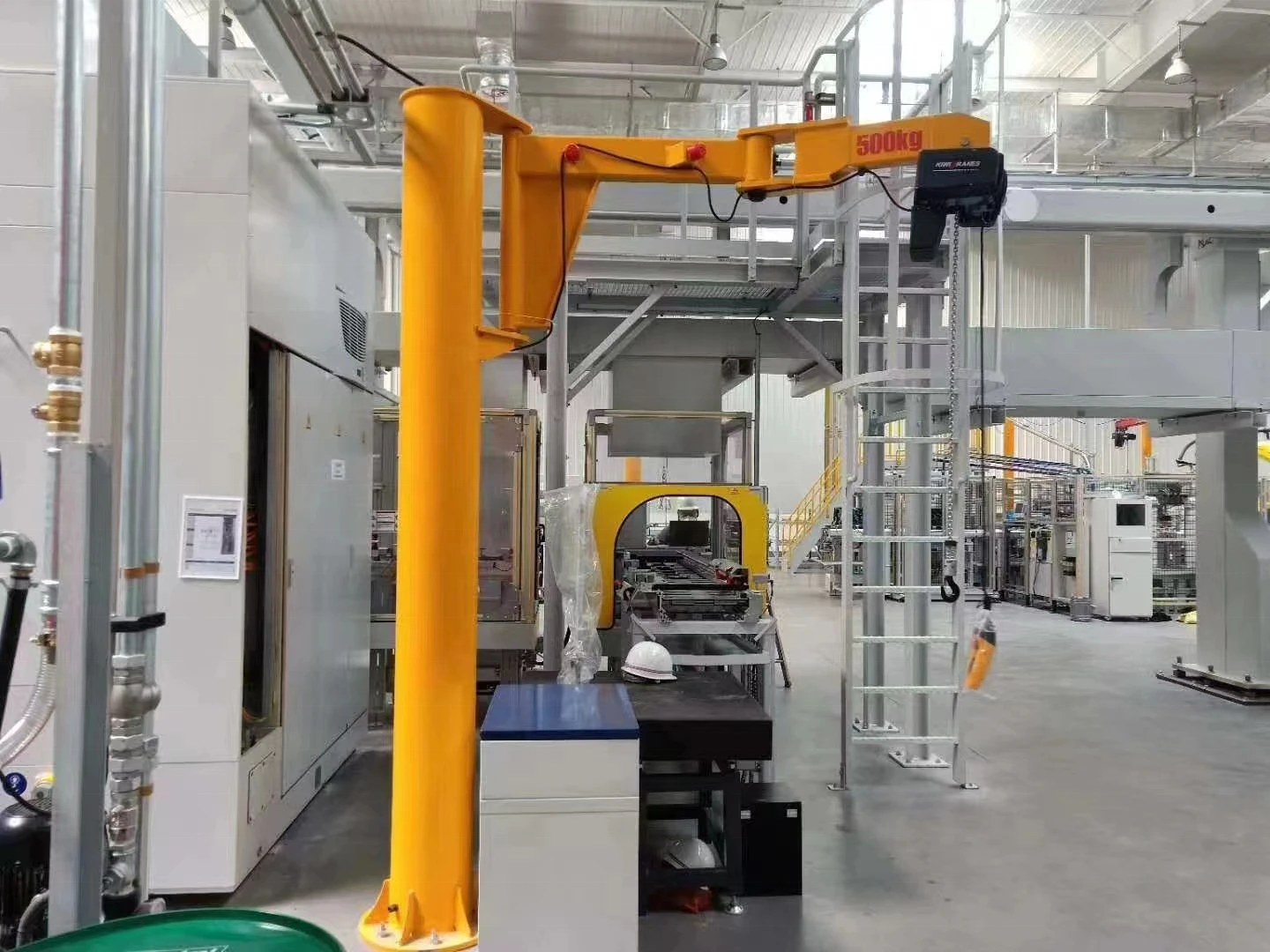 Indoor outdoor small portable jib crane 3000kg customized design slewing crane construction works lifting hoists crane