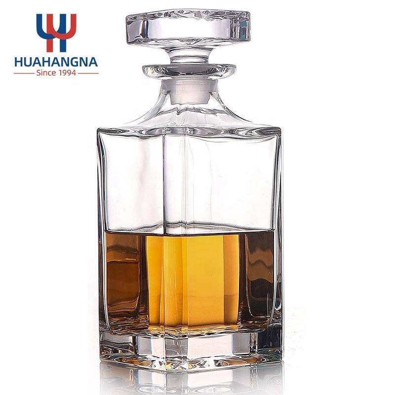 26oz Lead-Free Crystal Glass Square Plain Whiskey Bottle Decanter for Wine Bourbon Brandy Liquor Juice