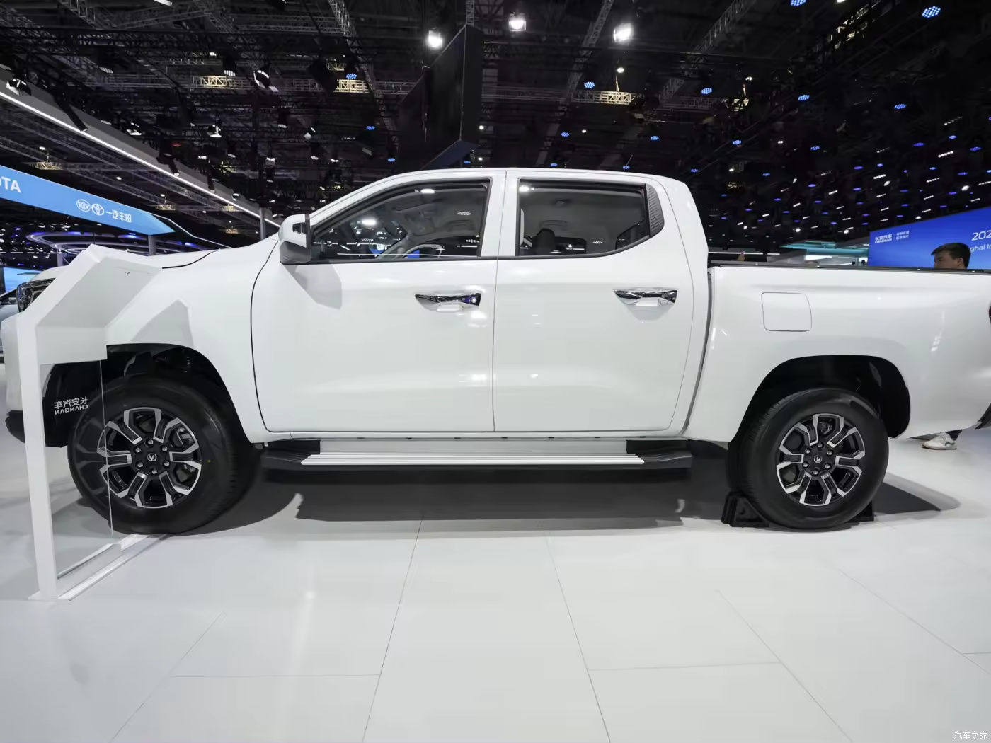 Changan Pickup Truck 2.0T Cargo Car 5 Seat Changan Lantuozhe High Performance Gasoline/Diesel Small Pickup Truck