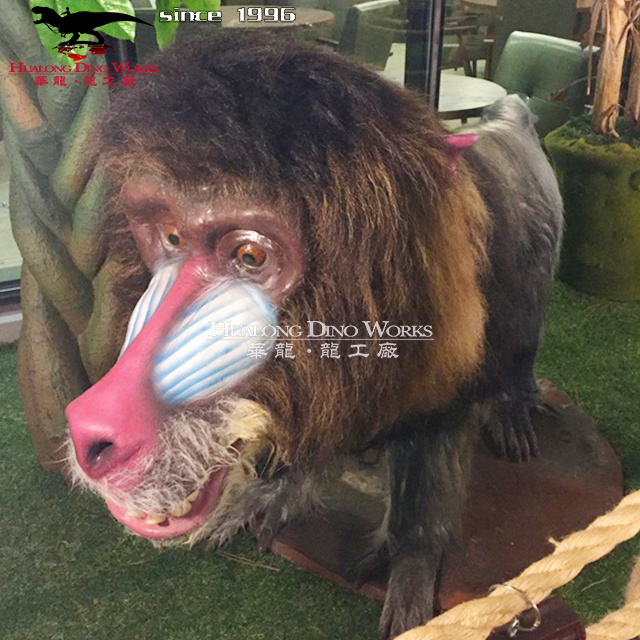 Artificial animatronic realistic animals life size lion  animal model