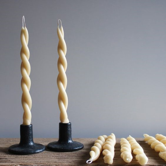 Huaming Handmade 10' Dinner Sprial Taper Candle Unique Orange Long Wick Imperfect Pure Beeswax Twisted Taper Hand Dip Candles