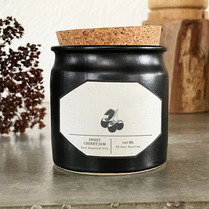 Huaming Luxury Custom Made Cork Black Tin Jar Soy Wax Scented Candle Sweet Cherry Jam Mini Size Scented Candles in Bulk No Label