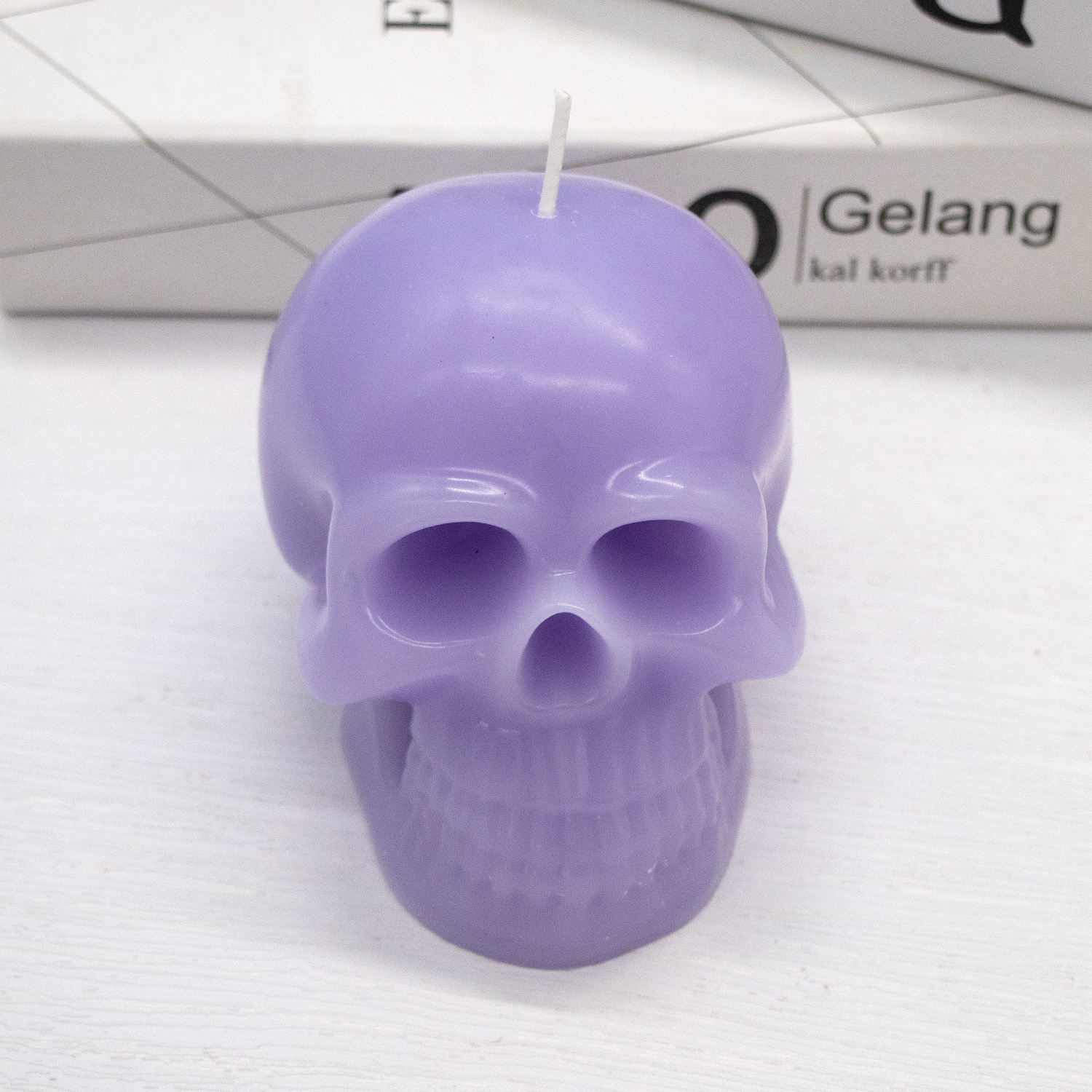 Huaming Hot Selling Halloween Festival Gothic Skeleton Candles Handmade Home Decor Aromatherapy Art Cranium Scented candle