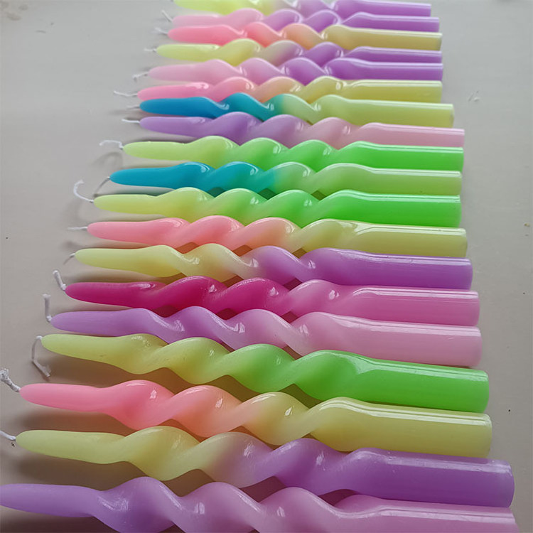 Huaming Hot Selling Wholesale Long Spiral Stick Taper Candle Paraffin Soy Wax Gradient Multicolor Twisted Dinner Scented Candles