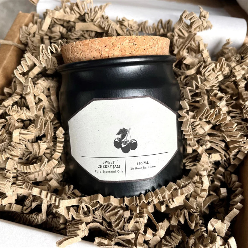 Huaming Luxury Custom Made Cork Black Tin Jar Soy Wax Scented Candle Sweet Cherry Jam Mini Size Scented Candles in Bulk No Label