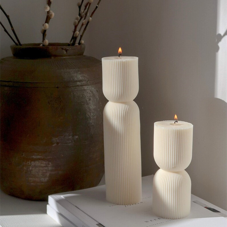 Huaming Modern Aesthetic Home Decor Handmade Soy Wax Ribbed Columnar Candle Lvory White Round Cylinder Fluted Pillar Candle