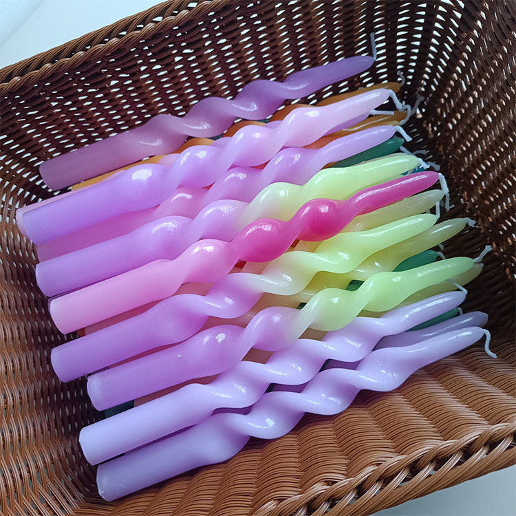 Huaming Hot Selling Wholesale Long Spiral Stick Taper Candle Paraffin Soy Wax Gradient Multicolor Twisted Dinner Scented Candles