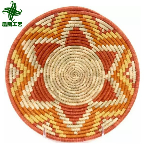 Huangtu Manufacturer Large Hand woven Date Palm Basket Tray Natural Straw Wall Hang Decoration Wholesale