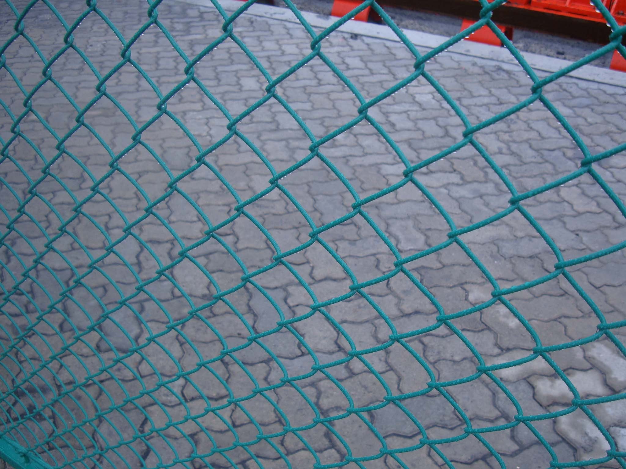 2 meters high chain link fence, galvanized wire and pvc coated wire